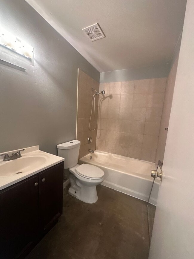 Building Photo - 1331 Frankfort Ct