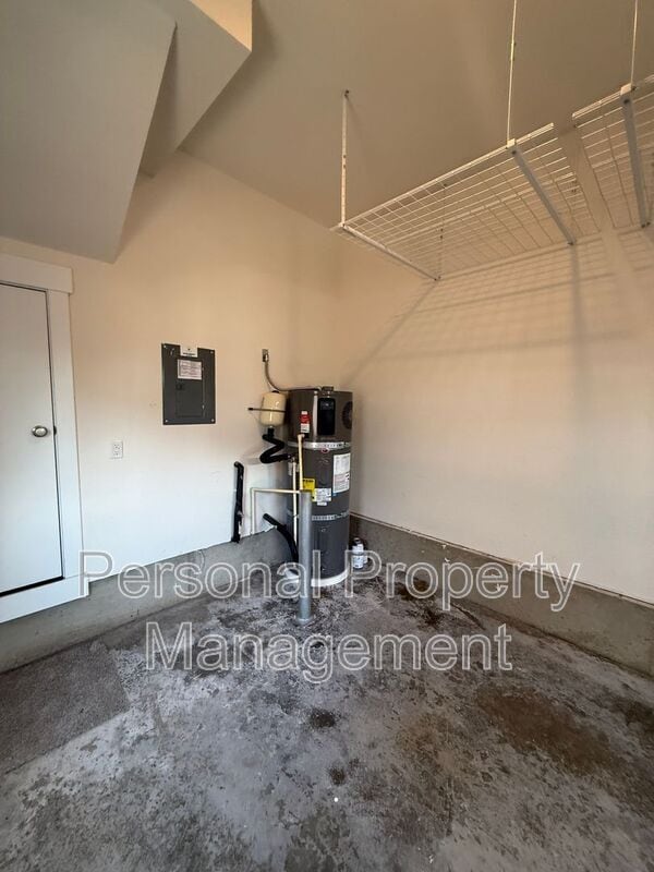 Building Photo - 1530 NW 29th Pl