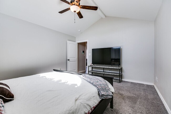 Building Photo - COMING APRIL 2026 - Beautiful Home in Buffalo Heights!