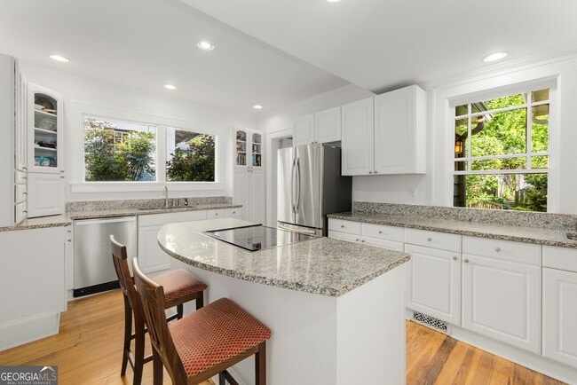 Building Photo - 374 8th St NE