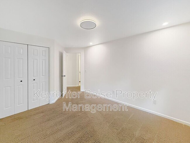 Building Photo - 6503 W Baron Dr