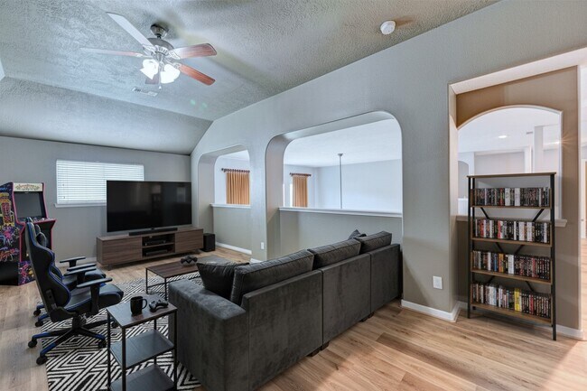 Building Photo - 2409 Shorebrook Dr