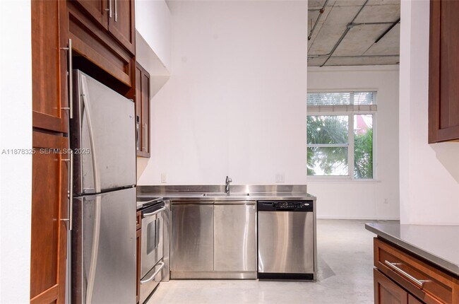 Building Photo - 250 NW 23rd St