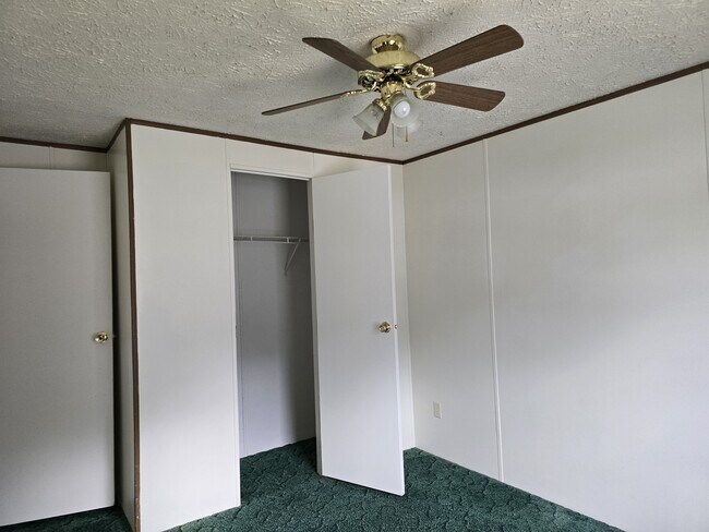 Building Photo - 926 Hollywood Dr