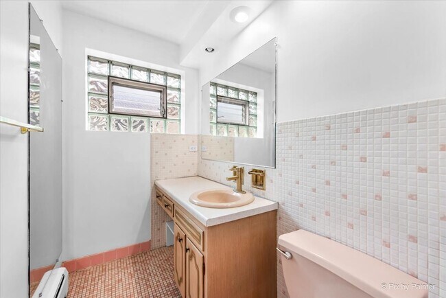 Building Photo - 2424 N 77th Ct
