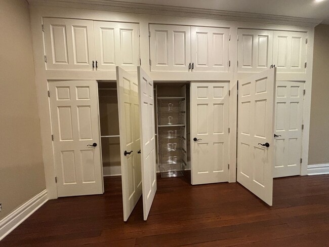 Building Photo - Historic Downtown Home with Modern Charm