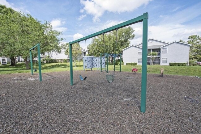 Building Photo - 727 Sugar Way Bay