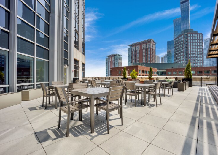 Building Photo - 512 N McClurg Ct