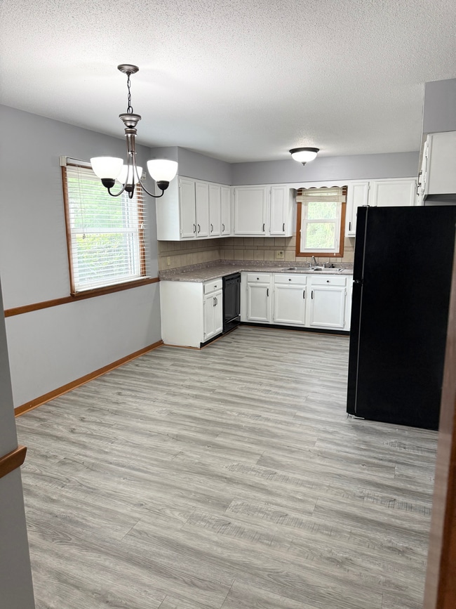 Building Photo - 2508 Dogwood Dr