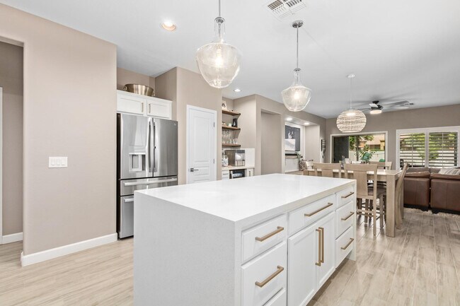 Building Photo - 11810 W Villa Chula Ln