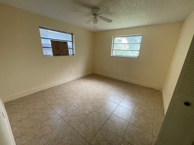 Bedroom 3 - 3502 SW 24th St