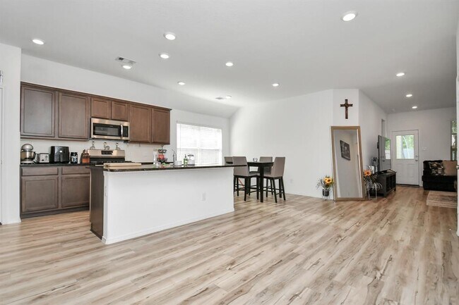 Building Photo - 16114 Long Boat Ct