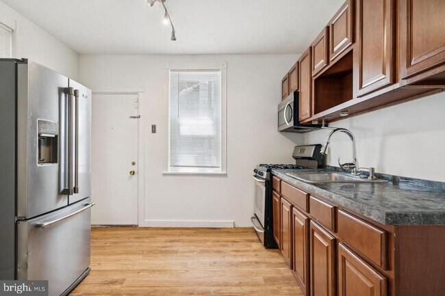 Building Photo - 2020 S Cecil St