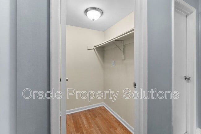 Building Photo - 6085 Majors Ln
