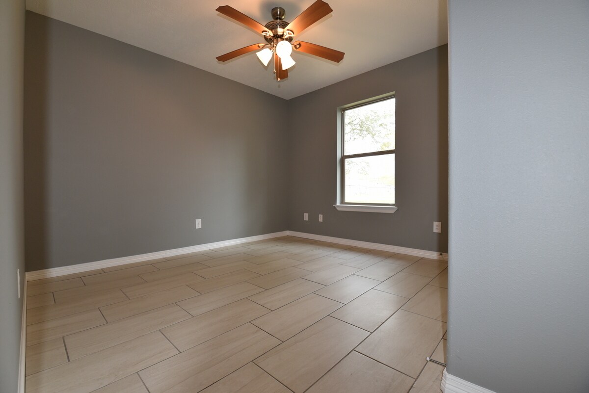 Building Photo - 315 North 2 1/2 St. Ste B