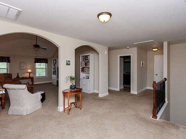 Building Photo - 406 Saterlee Ct