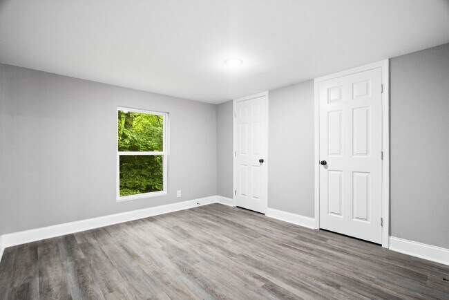 Building Photo - 5733 Clarksville Pike