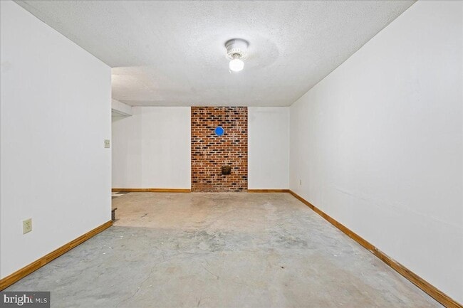 Building Photo - 13245 Croom Rd