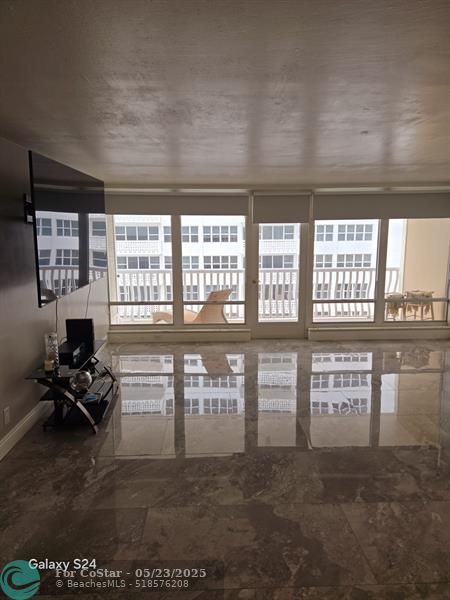 Building Photo - 4020 Galt Ocean Dr