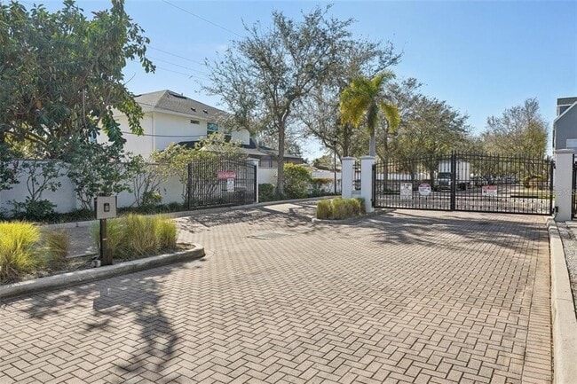 Building Photo - 4740 Legacy Park Dr