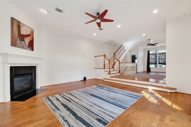 Building Photo - 1004 Stanford St