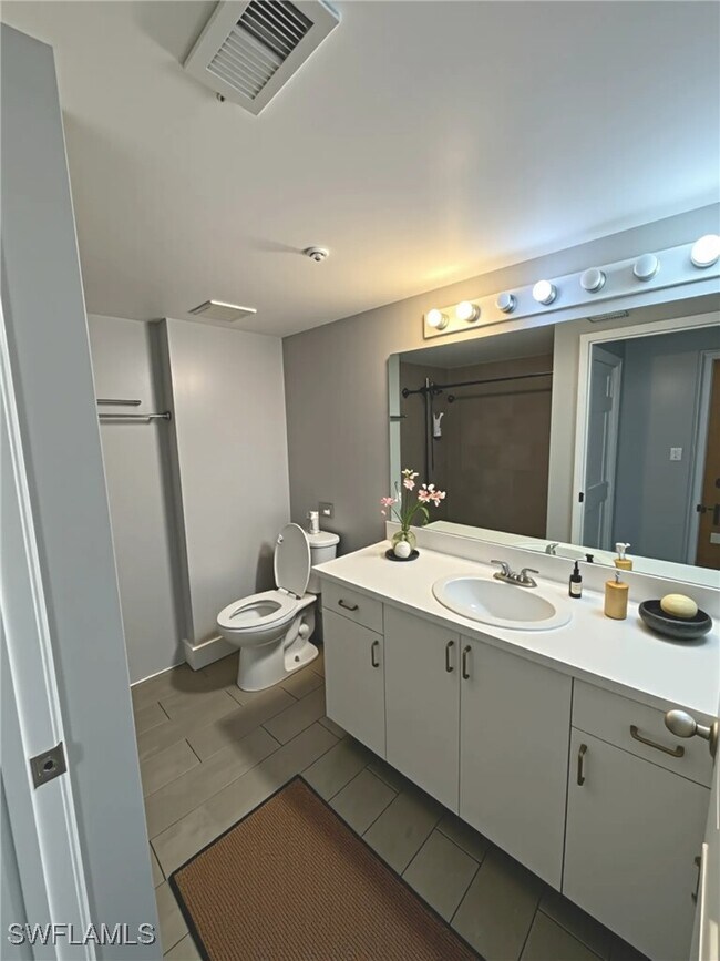 Building Photo - 1820 Florida Club Cir