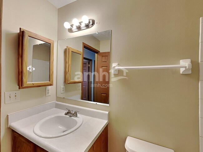 Building Photo - 3725 Lake Mead Dr