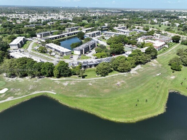 Building Photo - 7901 S Colony Cir