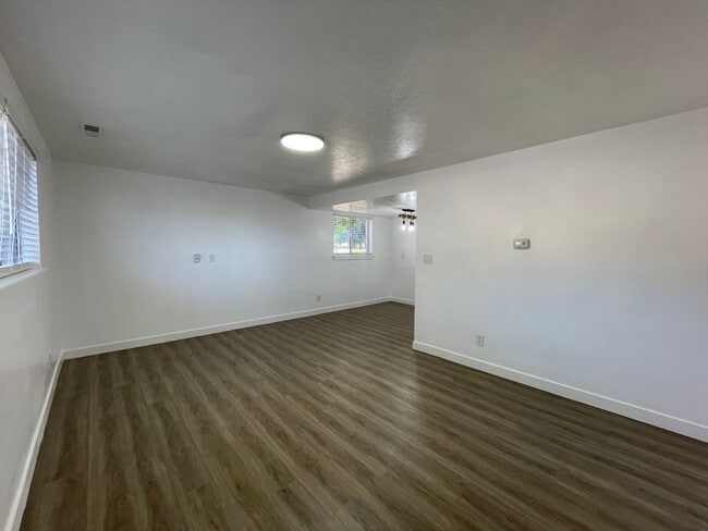 Building Photo - Beautifully Remodeled 2-Bedroom Duplex by Provo River Trail