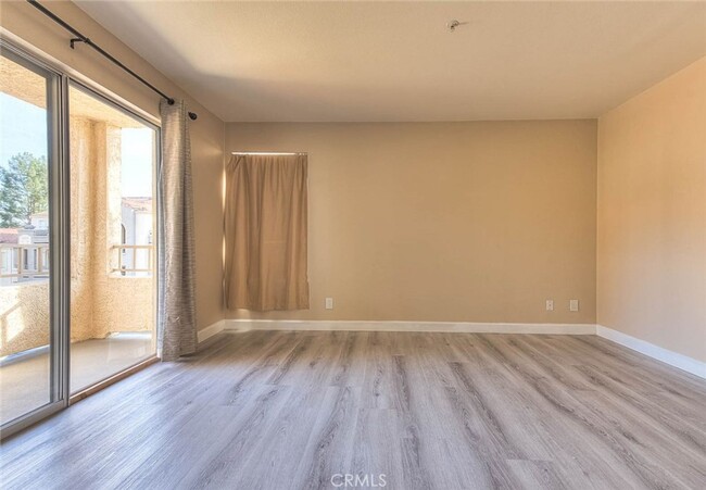 Building Photo - Beautiful 2 bedroom 2 bath condo in Corona...