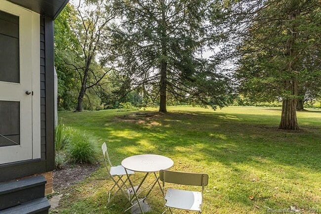 Building Photo - 5 Stone House Rd