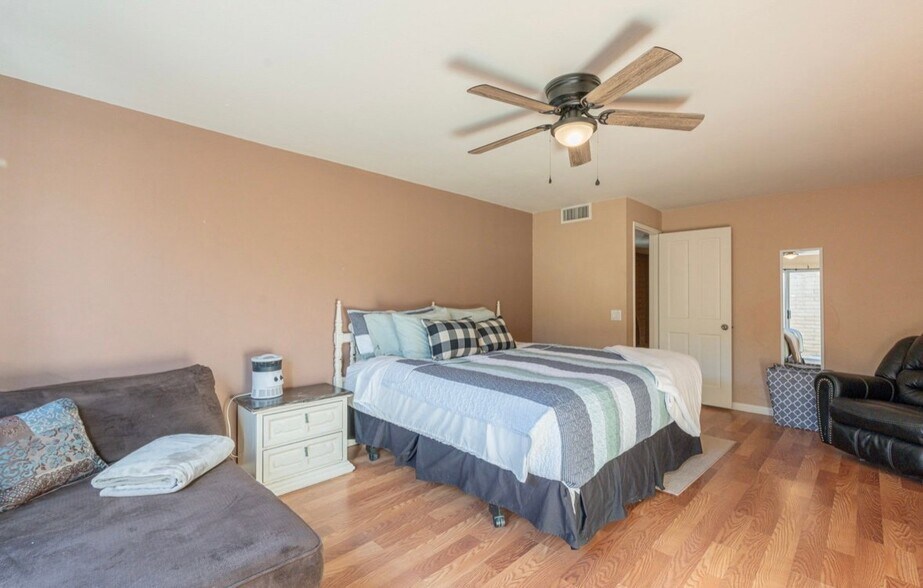 Building Photo - 4211 N 78th Way