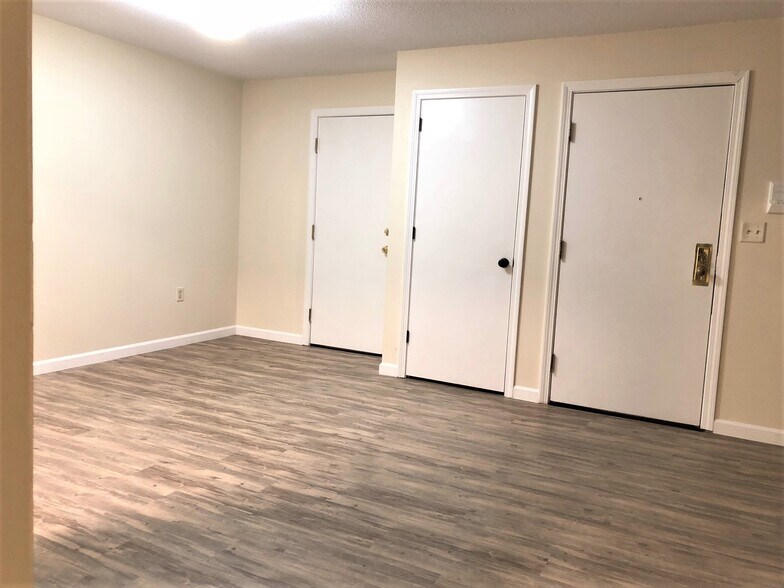 Building Photo - 5 Autumn Leaf Dr