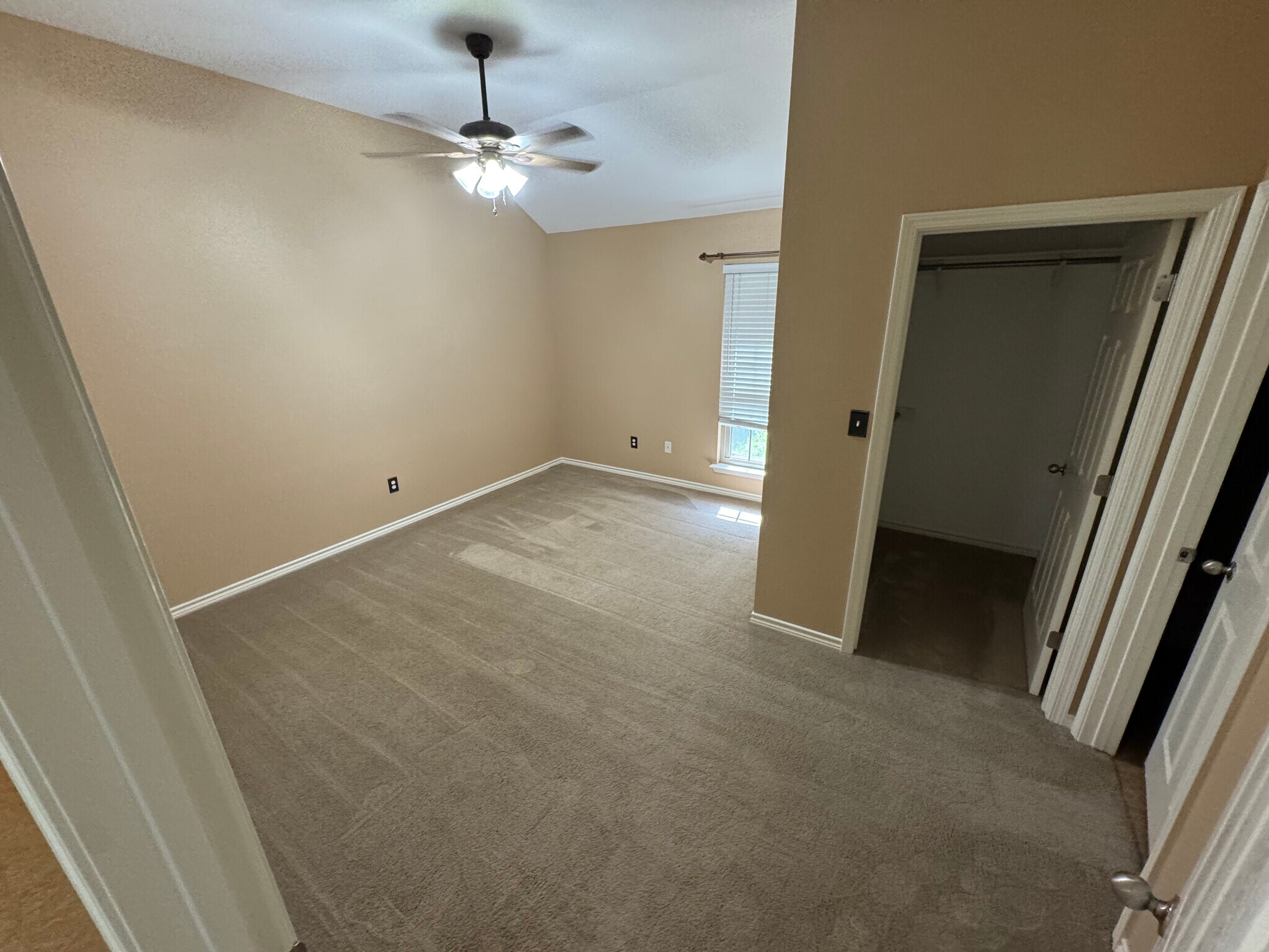 Building Photo - 5660 Springfield Cir W