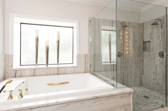 Building Photo - 9108 Quail Ridge Dr
