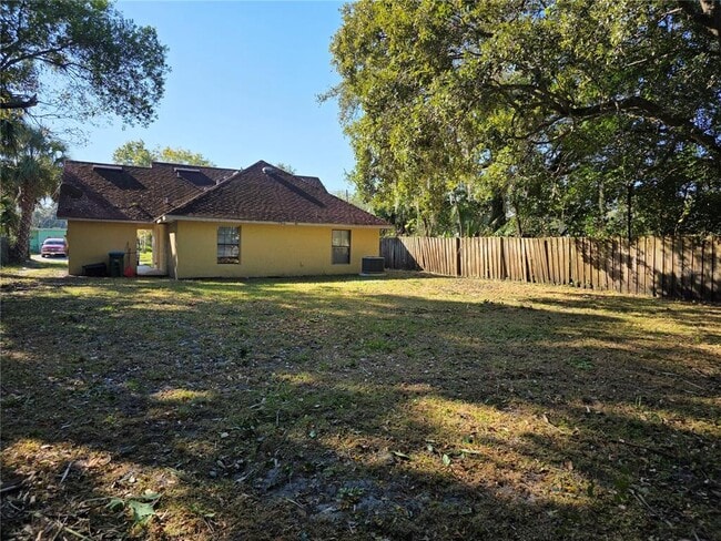 Building Photo - 1810 W 3rd St