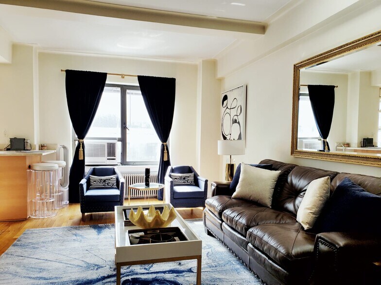 Building Photo - 227 E 57th St