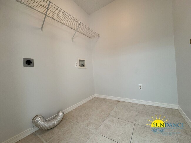 Building Photo - Renovated 3-Bedroom Home on Quiet Cul-de-S...