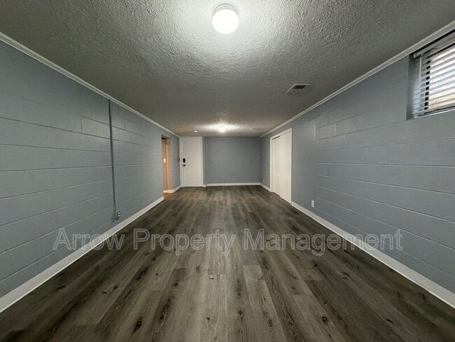 Building Photo - 800 S 38th St