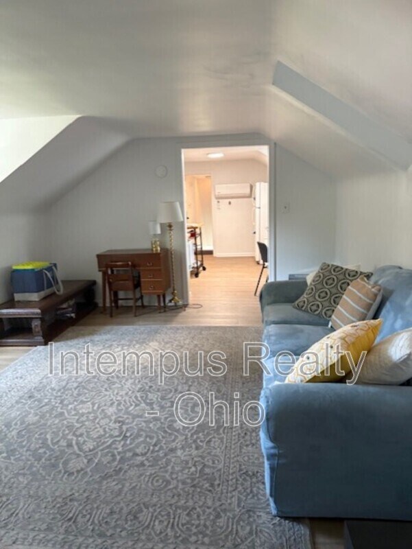 Building Photo - 930 Mansell Dr