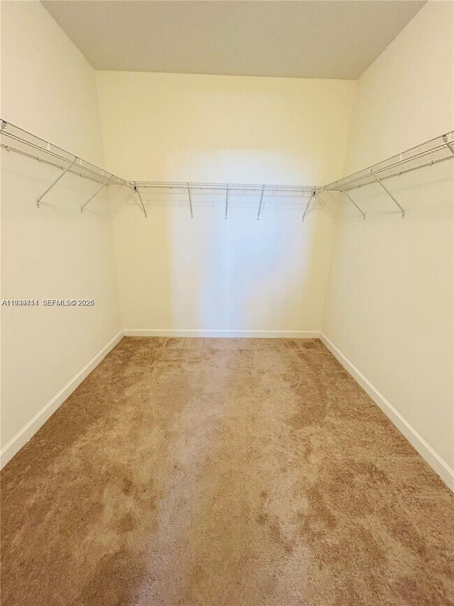 Building Photo - 2617 SE 10th St