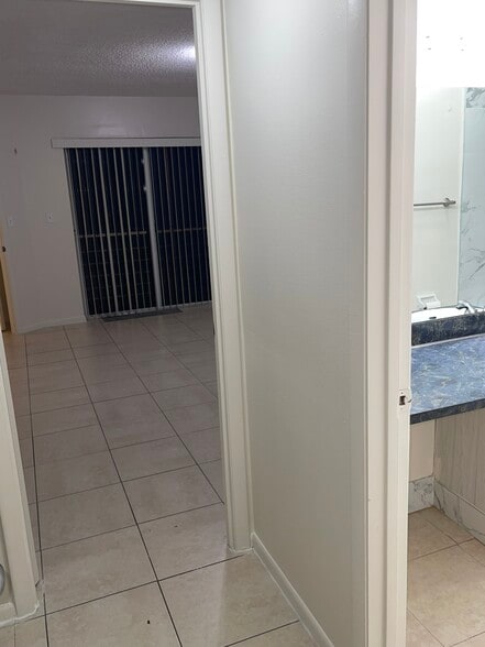 Building Photo - 5953 NW 25th Ct