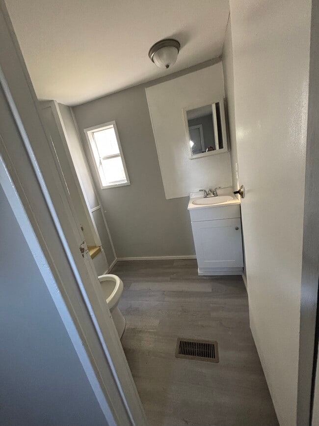 Building Photo - 40 Mcilwain Rd