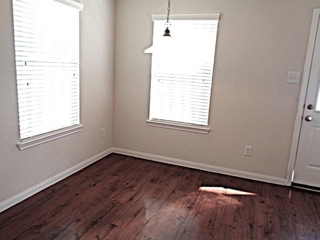 Building Photo - 3410 Maris Way