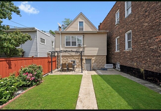 Building Photo - 1322 S 51st Ave