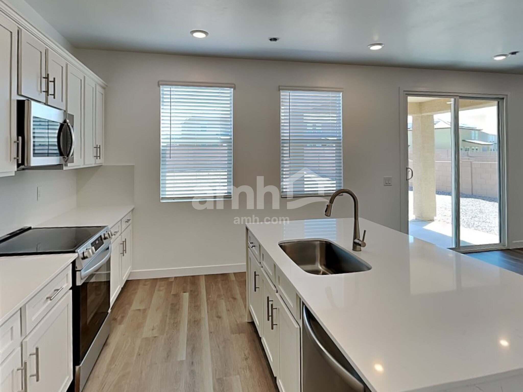 Building Photo - 9575 E Friedel Dr