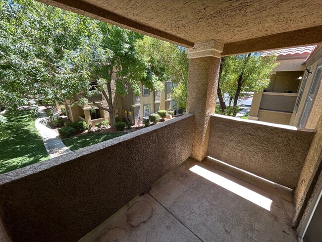 Building Photo - COMFORTABLE TOP FLOOR 1 BEDROOM LOCATED IN...