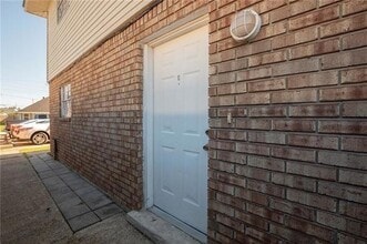 Building Photo - 44 Carriage Ln