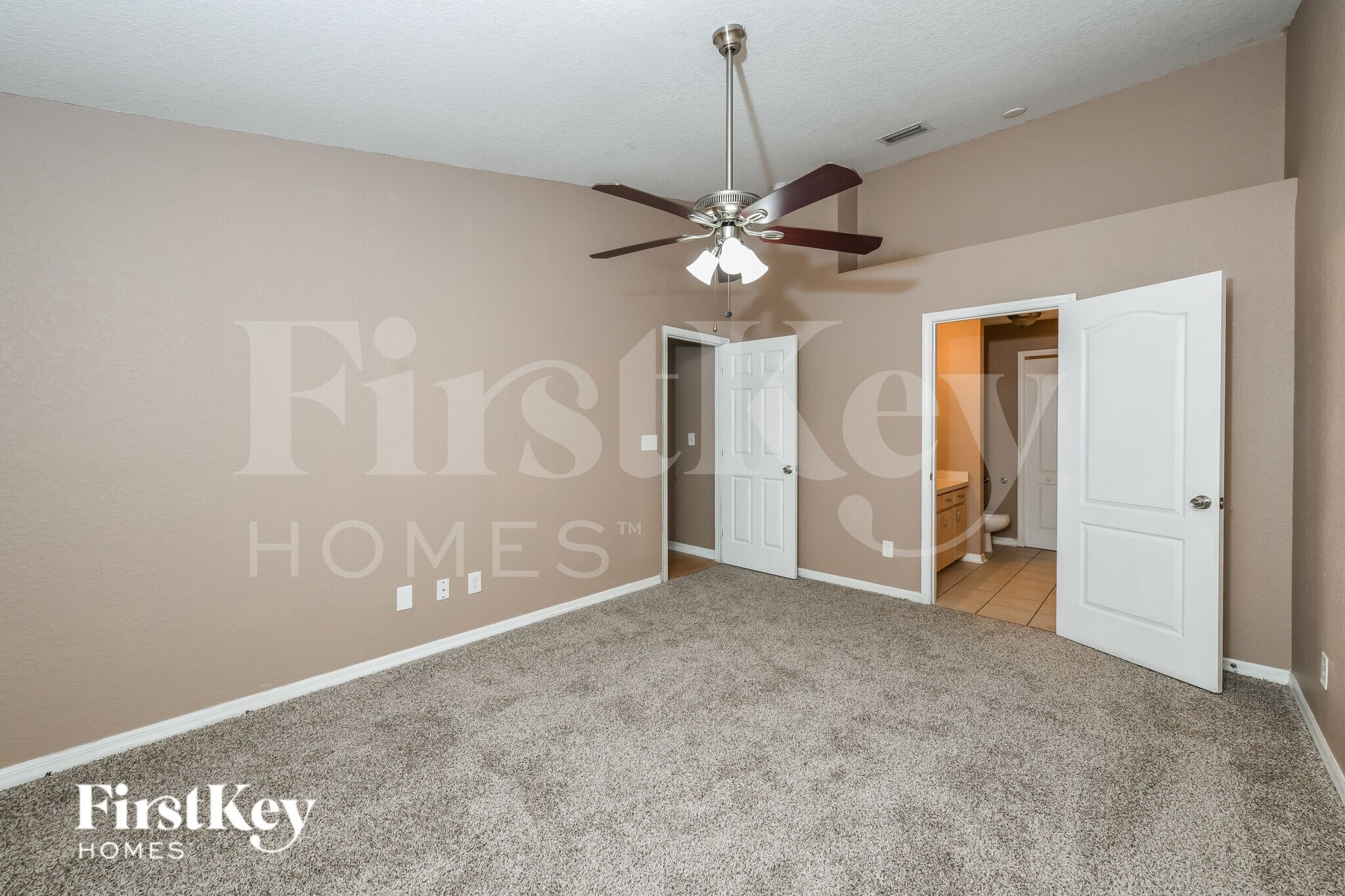 Building Photo - 325 Crabtree Ave