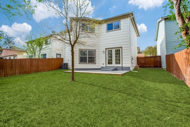 Building Photo - 3 Bedroom/2.5 Bathroom Hunters Chase Subdivision